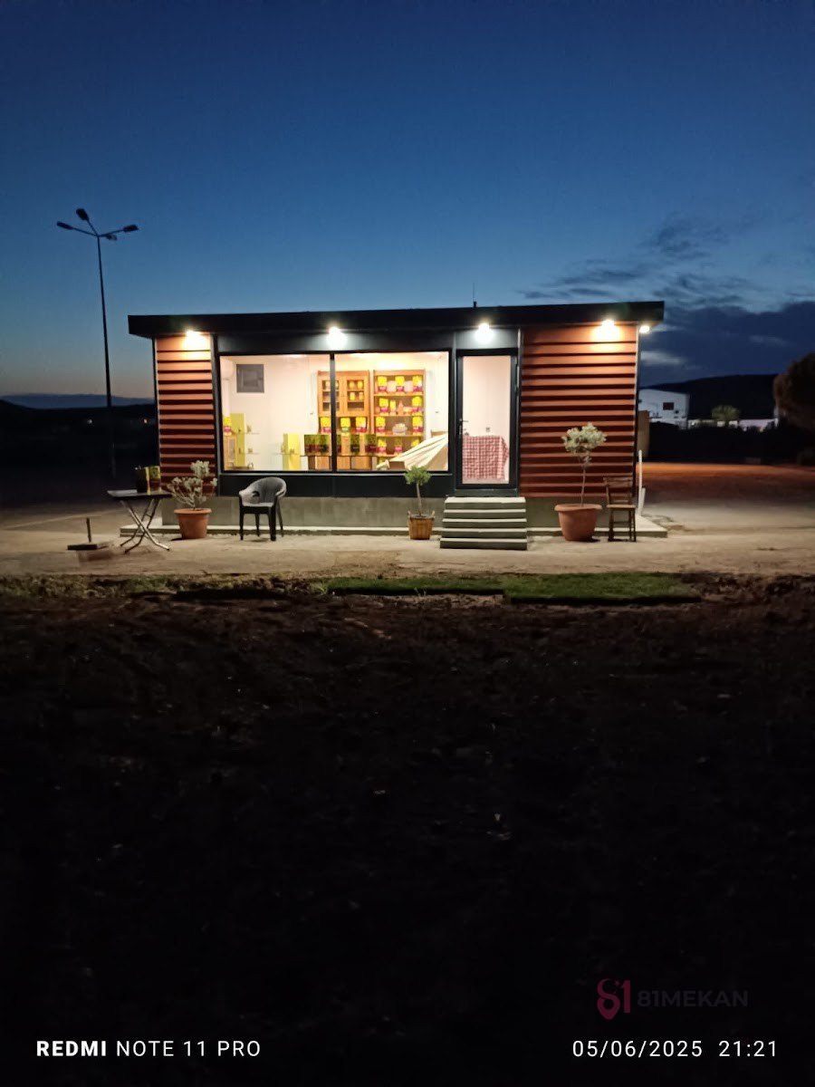 Zeysan Fabrika Ve Ayvada Ayvalık Zeytinyağı Fabrika Satış Mağazası - Restoranlar