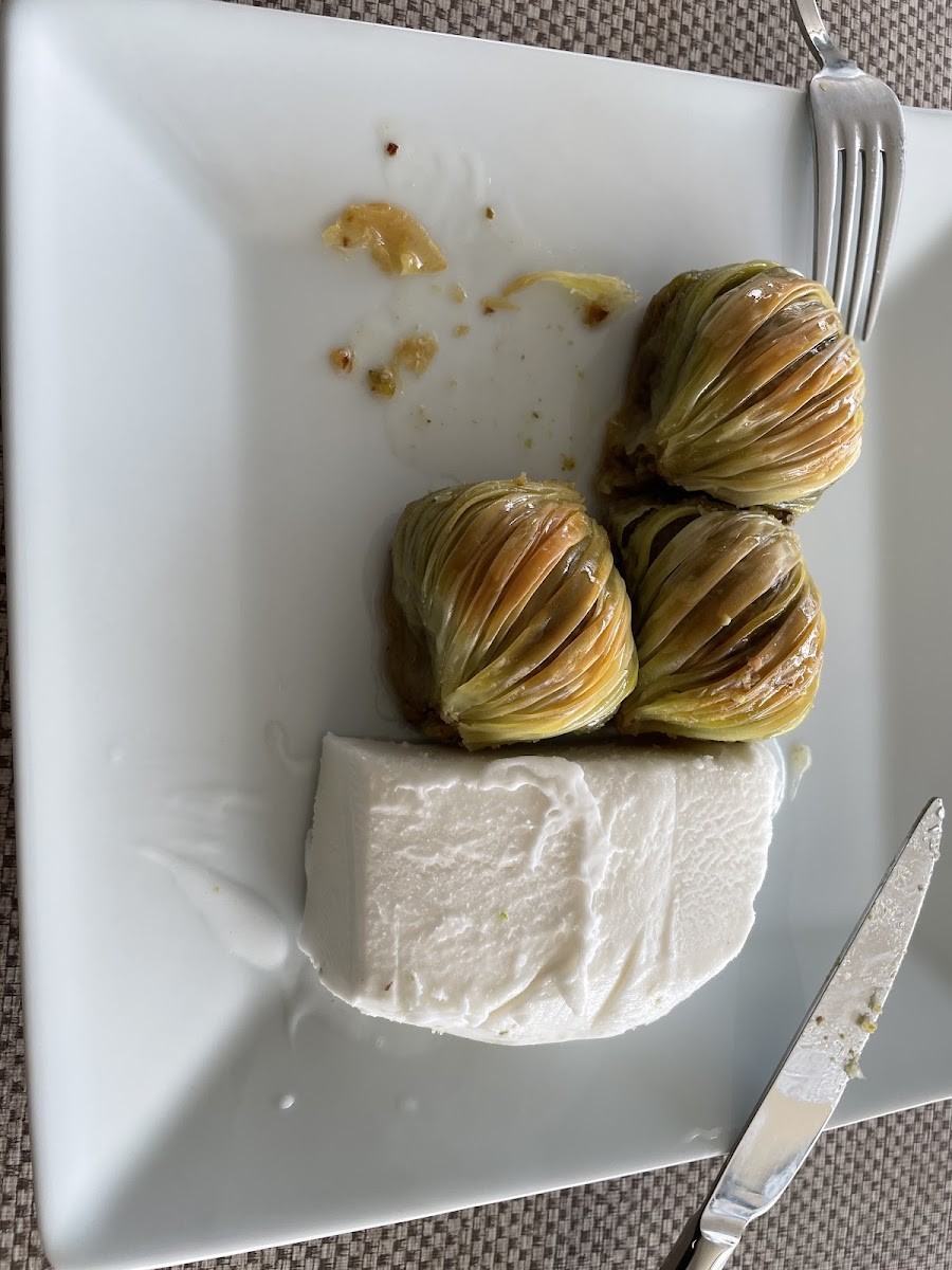 Fıstıkoğlu Baklava Unlu Mamülleri - Pastane ve Tatlıcılar