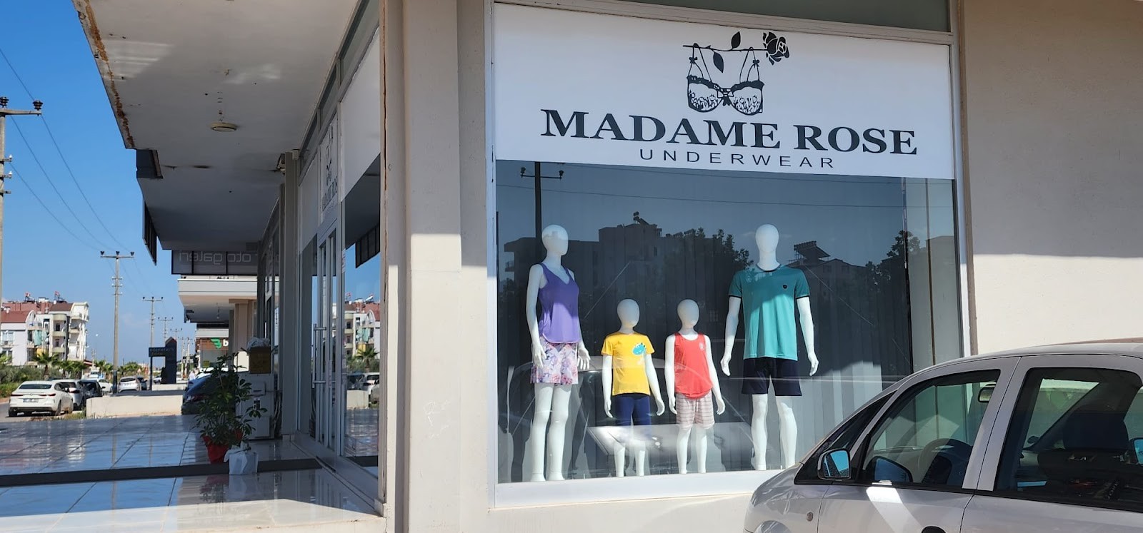 Madame Rose Boutique & Underwear - Butik Oteller